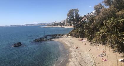 Seaview apartment with great amenities &facilities