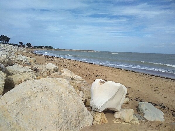 Plage à proximité, chaises longues