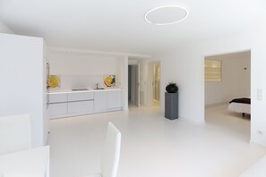 1 slaapkamer, een strijkplank/strijkijzer, wifi, beddengoed