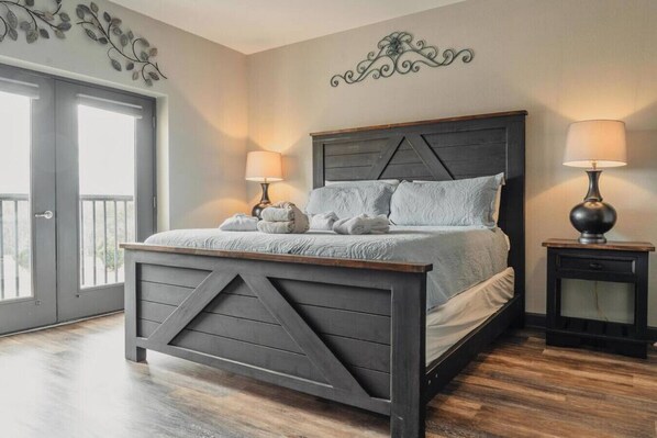 1 bedroom, desk, iron/ironing board, free WiFi - Unit 3403 - Mountain View Condos - FREE Attraction Ticket with EACH night Stay Including Dollywood (Pigeon Forge)