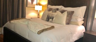 Adorable 1 Bedroom 1 Bath condo with ALL NEW FURNISHINGS! 