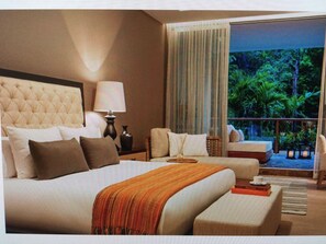 4 makuuhuonetta, työpöytä, silitysrauta/-lauta, ilmainen Wi-Fi