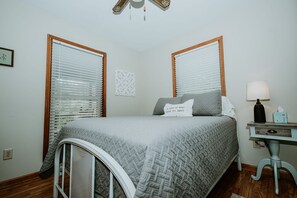 2 bedrooms, WiFi, bed sheets