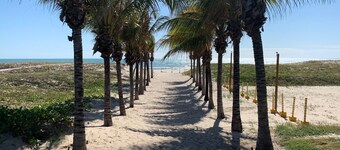 Bottenvåningen-Mandara Lanai / Beach Park-Upp till 12 personer