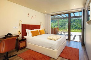 10 bedrooms, in-room safe, iron/ironing board, WiFi