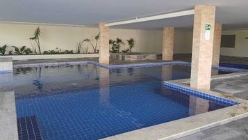 Piscina interna, piscina externa