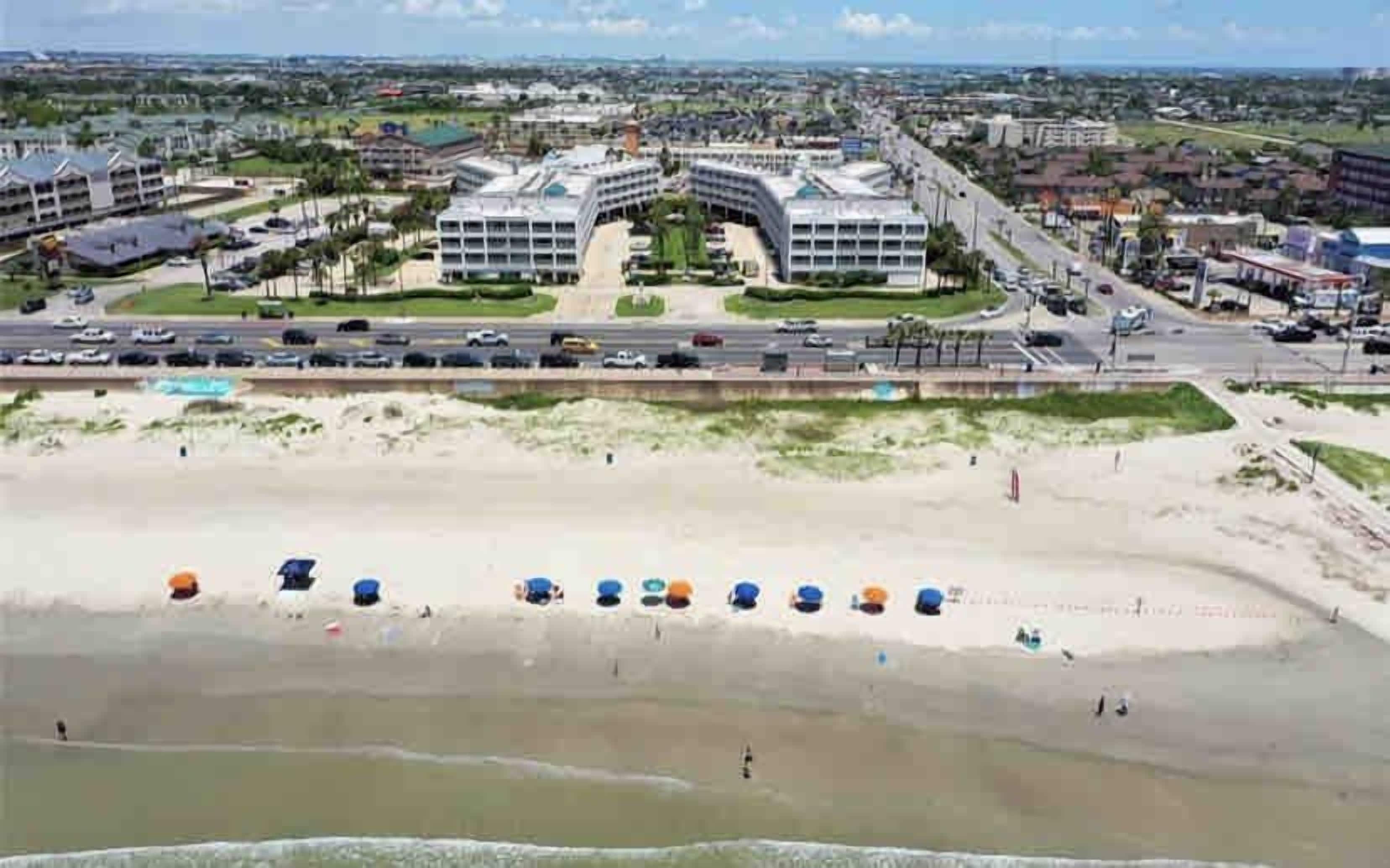 Una spiaggia nelle vicinanze