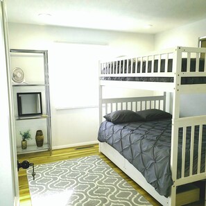 3 bedrooms, iron/ironing board, travel cot, free WiFi