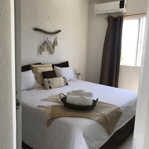 5 عدّة غرف نوم ومكواة/لوح كي وواي فاي وملاءات أسرّة