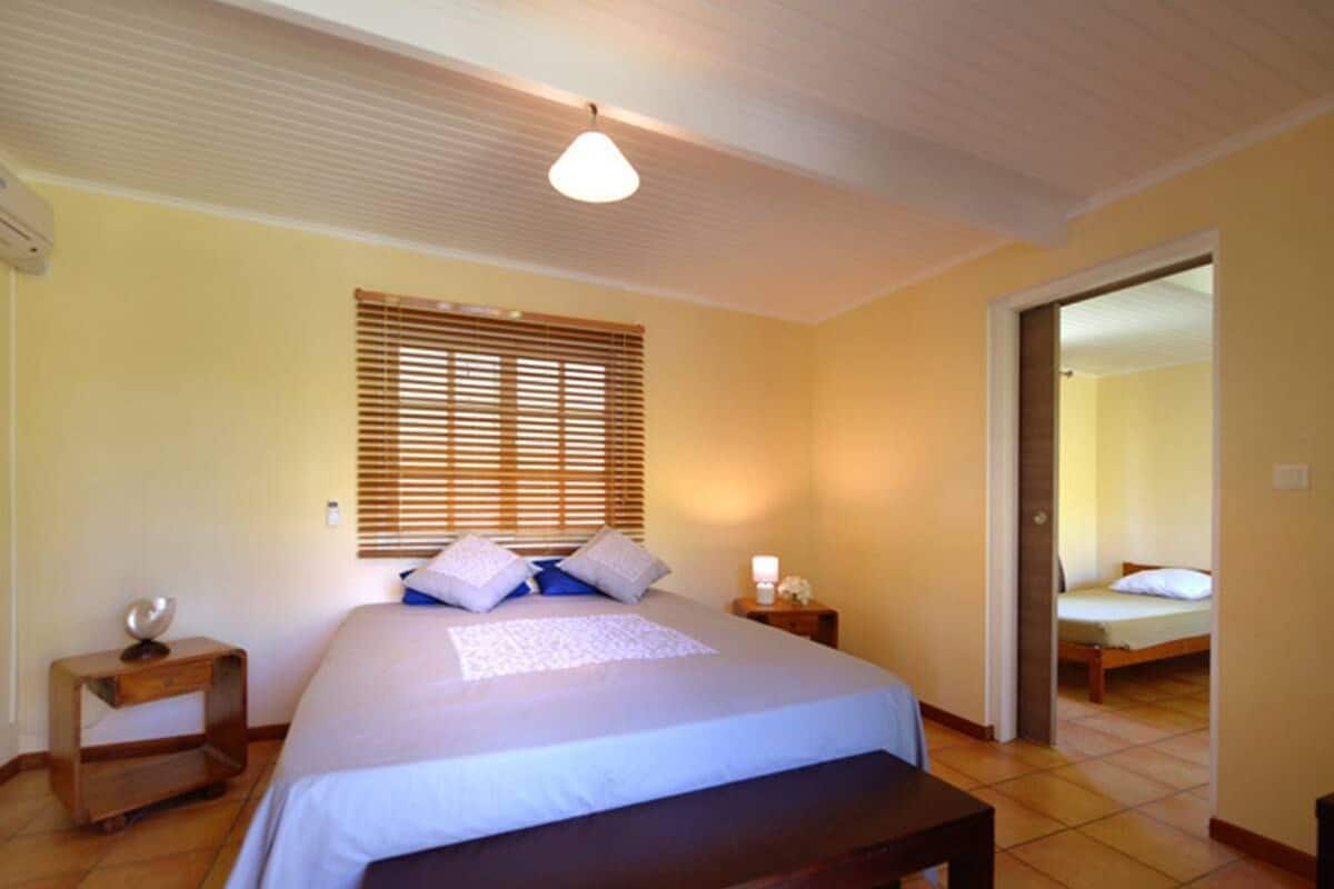 Wifi gratis y ropa de cama