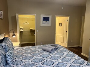 2 chambres, fer et planche à repasser, Wi-Fi gratuit, draps fournis
