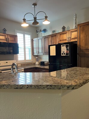 Fridge, microwave, oven, stovetop - "FUN IN THE SUN" 2 Bedroom Villa on First Floor (Kissimmee)