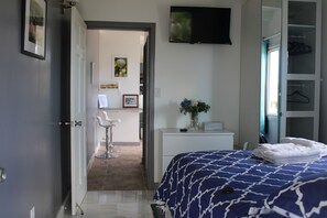1 bedroom, in-room safe, desk, iron/ironing board