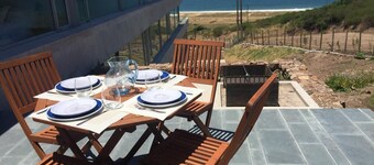 Apartamento moderno con vista al mar.