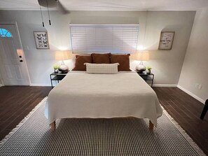 5 bedrooms, desk, iron/ironing board, WiFi