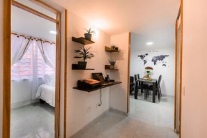 3 chambres, bureau, Wi-Fi gratuit, draps fournis