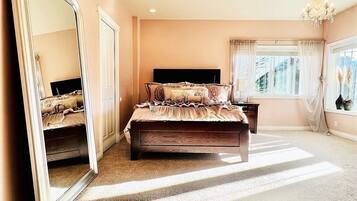 5 bedrooms, desk, iron/ironing board, WiFi