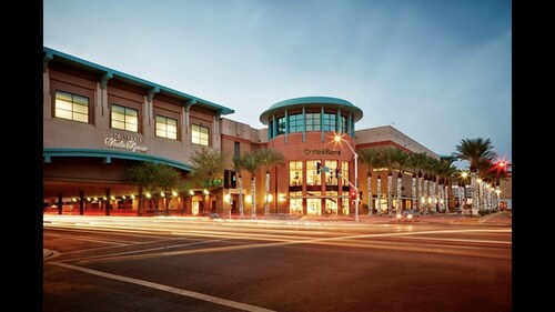 D. Central Scottsdale Suite Near Dining & Fun