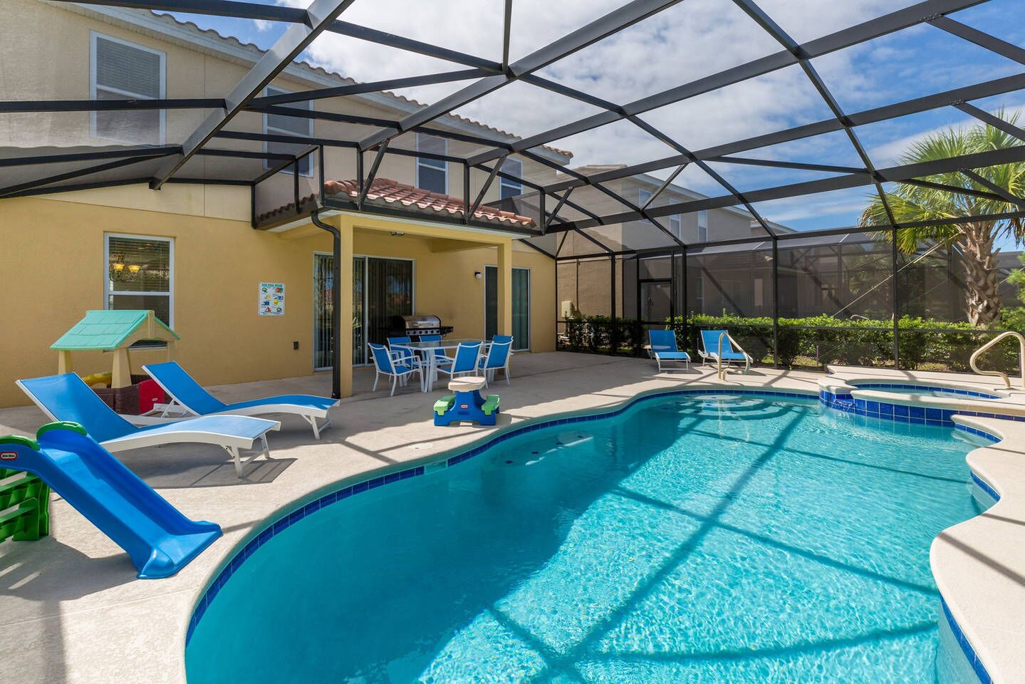 Family Dream 6 Beds 4.5 Baths, Private Pool, Game Room, BBQ , Next Theme Parkis