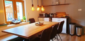 Dining - Comfortable vacation home near ski slopes, large sunny garden (Leogang)