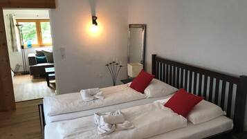 5 Schlafzimmer, Bügeleisen/Bügelbrett, Babybetten, kostenloses WLAN