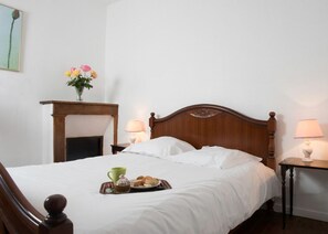 3 chambres, fer et planche à repasser, Wi-Fi, draps fournis