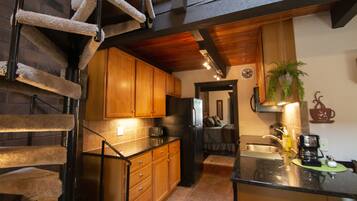 冰箱、微波炉、烤箱、炉灶