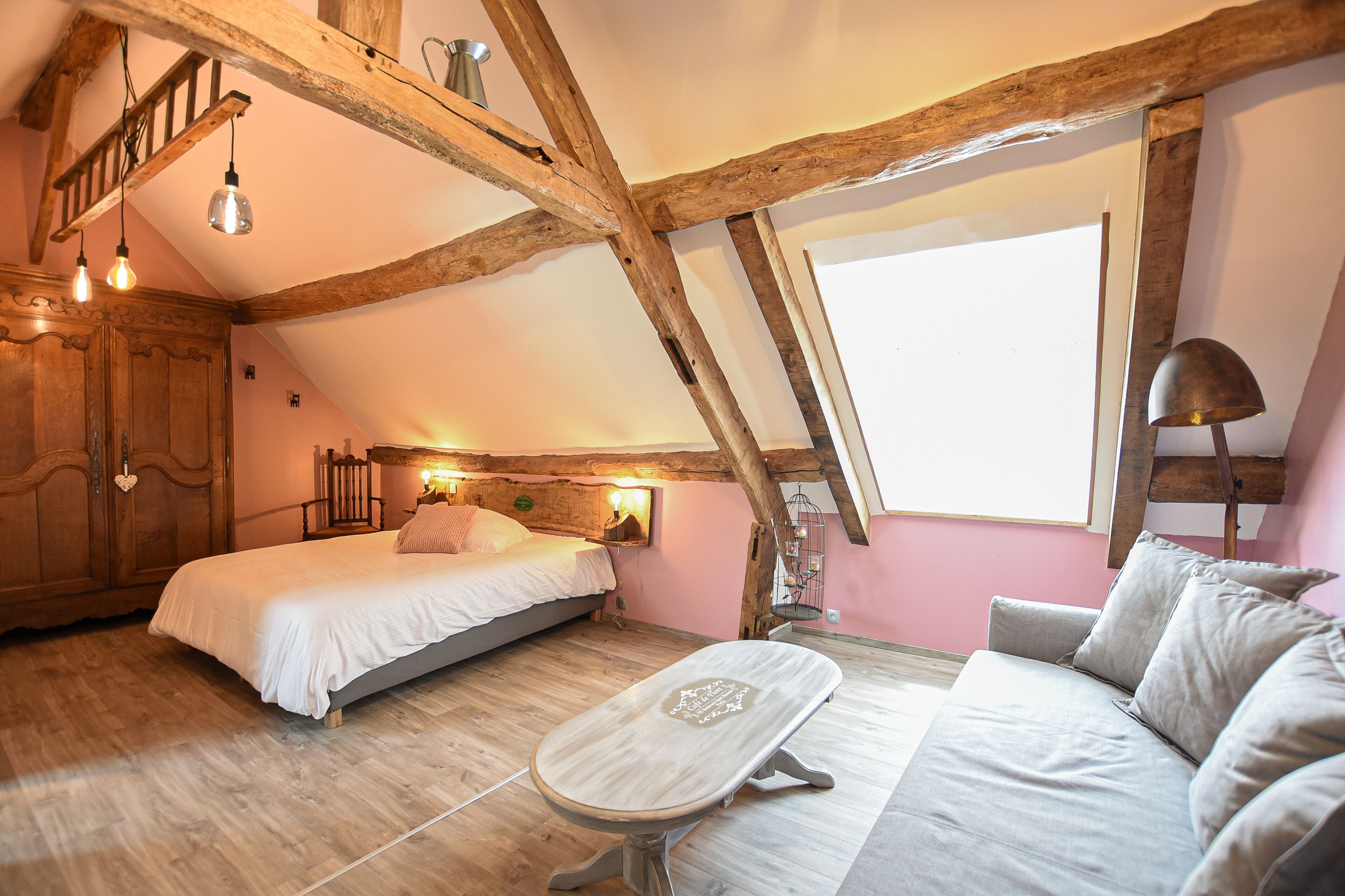 1 slaapkamer, een strijkplank/strijkijzer, reisbedje, gratis wifi