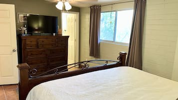 2 slaapkamers, een strijkplank/strijkijzer, gratis wifi, beddengoed