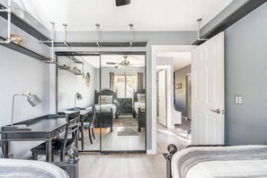 2 bedrooms, desk, iron/ironing board, free WiFi