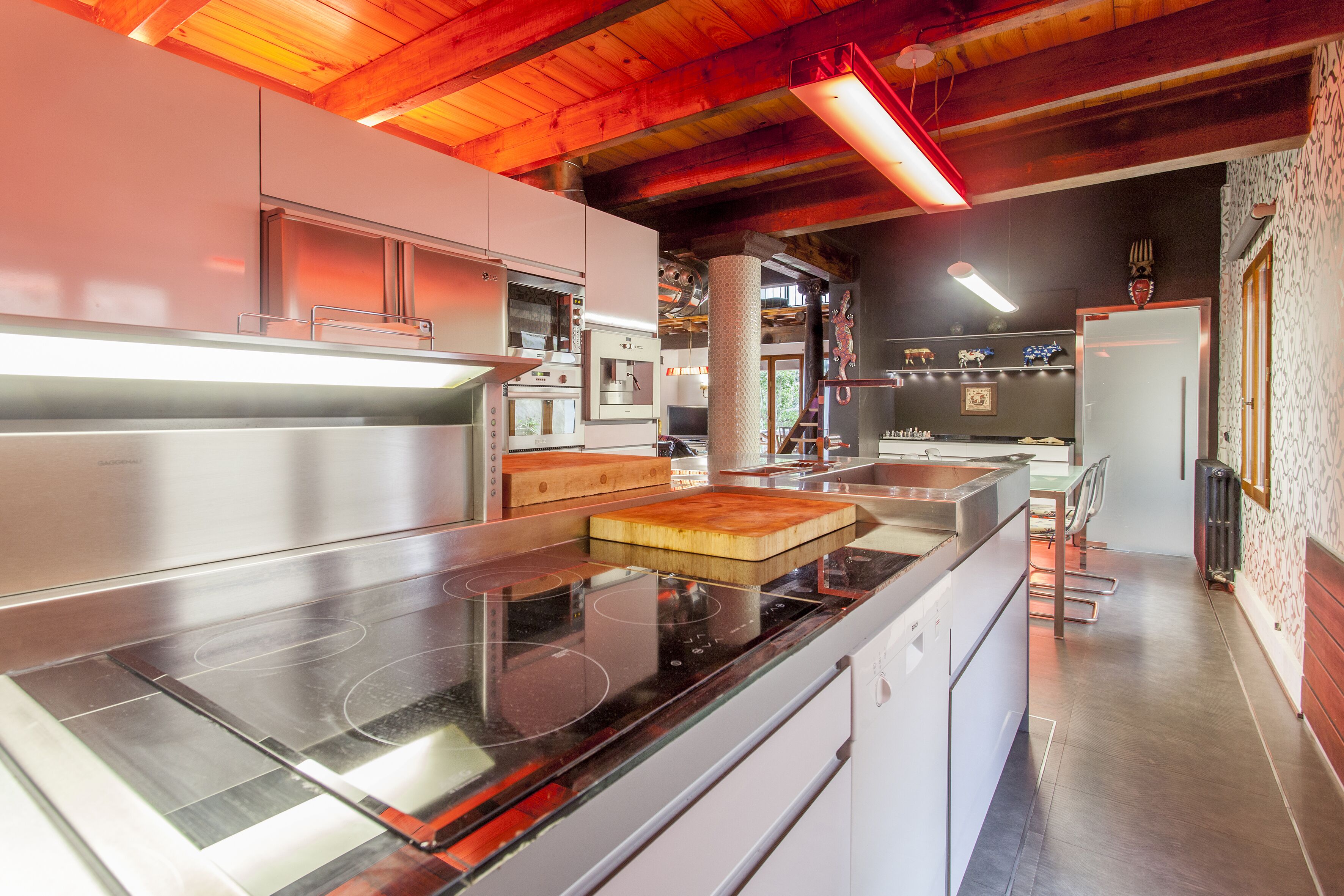 Microones, forn, placa de cuina i rentaplats 