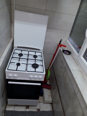 冰箱、微波炉、茶具/咖啡用具、电热水壶