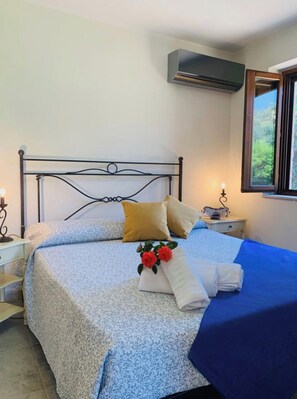 6 bedrooms, WiFi, bed sheets