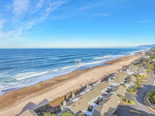 Experience the Beach-Pet Friendly Ocean View 3 Bedroom Cottage in Depoe Bay!