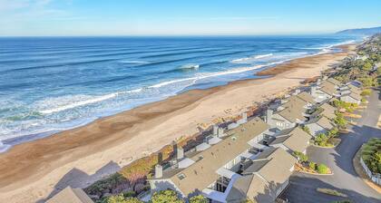 Experience the Beach-Pet Friendly Ocean View 3 Bedroom Cottage in Depoe Bay!