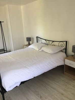 2 Schlafzimmer, Bügeleisen/Bügelbrett, WLAN, Bettwäsche