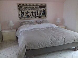 3 bedrooms, in-room safe, iron/ironing board, free WiFi