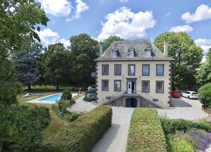 Exterior - Luxury (4 Star) Manor House in the heart of rural Aveyron (Lacroix-Barrez)