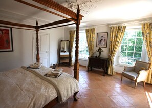 6 bedrooms, desk, iron/ironing board, travel cot - Luxury (4 Star) Manor House in the heart of rural Aveyron (Lacroix-Barrez)