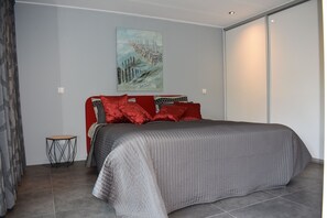 3 camere, culla da viaggio, Wi-Fi gratuito, lenzuola