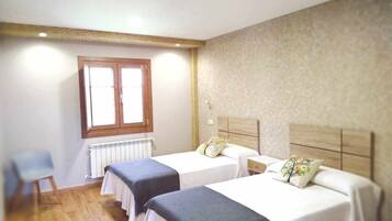 3 bedrooms, iron/ironing board, travel crib, free WiFi