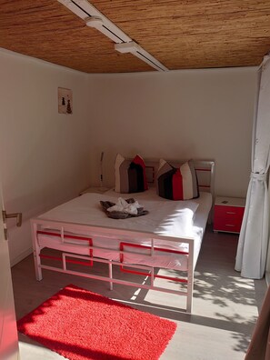 2 habitaciones, tabla de planchar con plancha y wifi gratis 