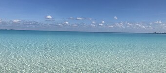 Villa’s Edge Beach Villa, Great Harbour Cay