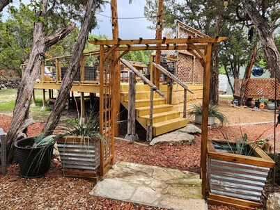 Home Sweet TEXAS Home Lodge Style Home Hot Tub Outdoor Kitchen with Eating Area and Propane Fire Pit