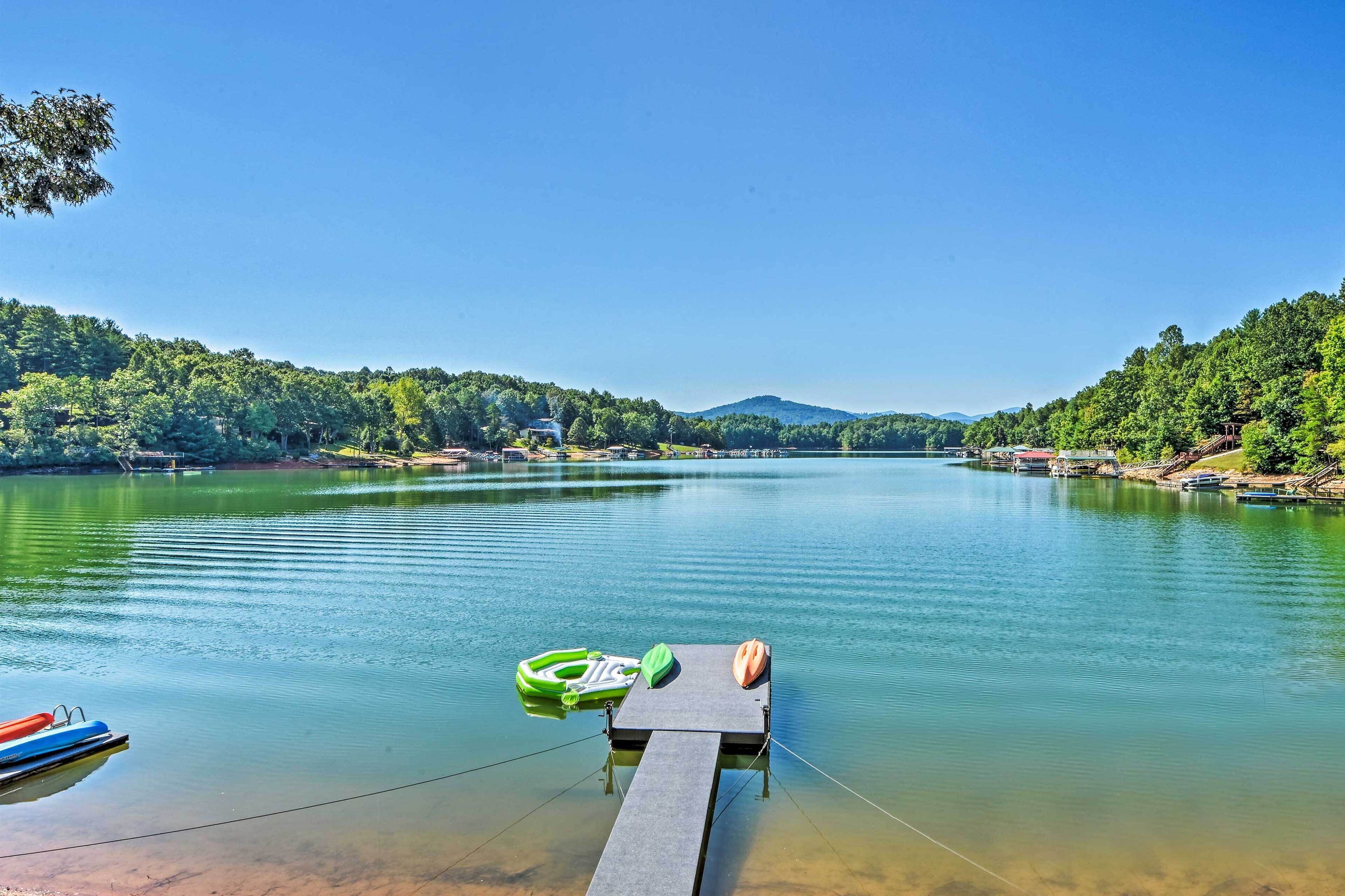 Nottely Lake Home w/ Hot Tub, Dock, Kayaks & Games