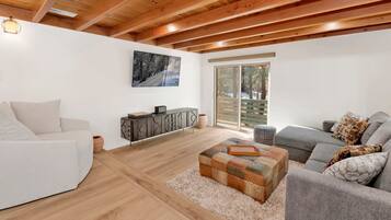 獨棟房屋, 多張床, 陽台, 山景 (234) | 起居區 | 電視、壁爐