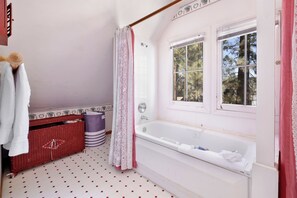 Maison, plusieurs lits, cheminée, vue montagne (265) | Salle de bain