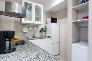 Fridge, microwave, coffee/tea maker, electric kettle
