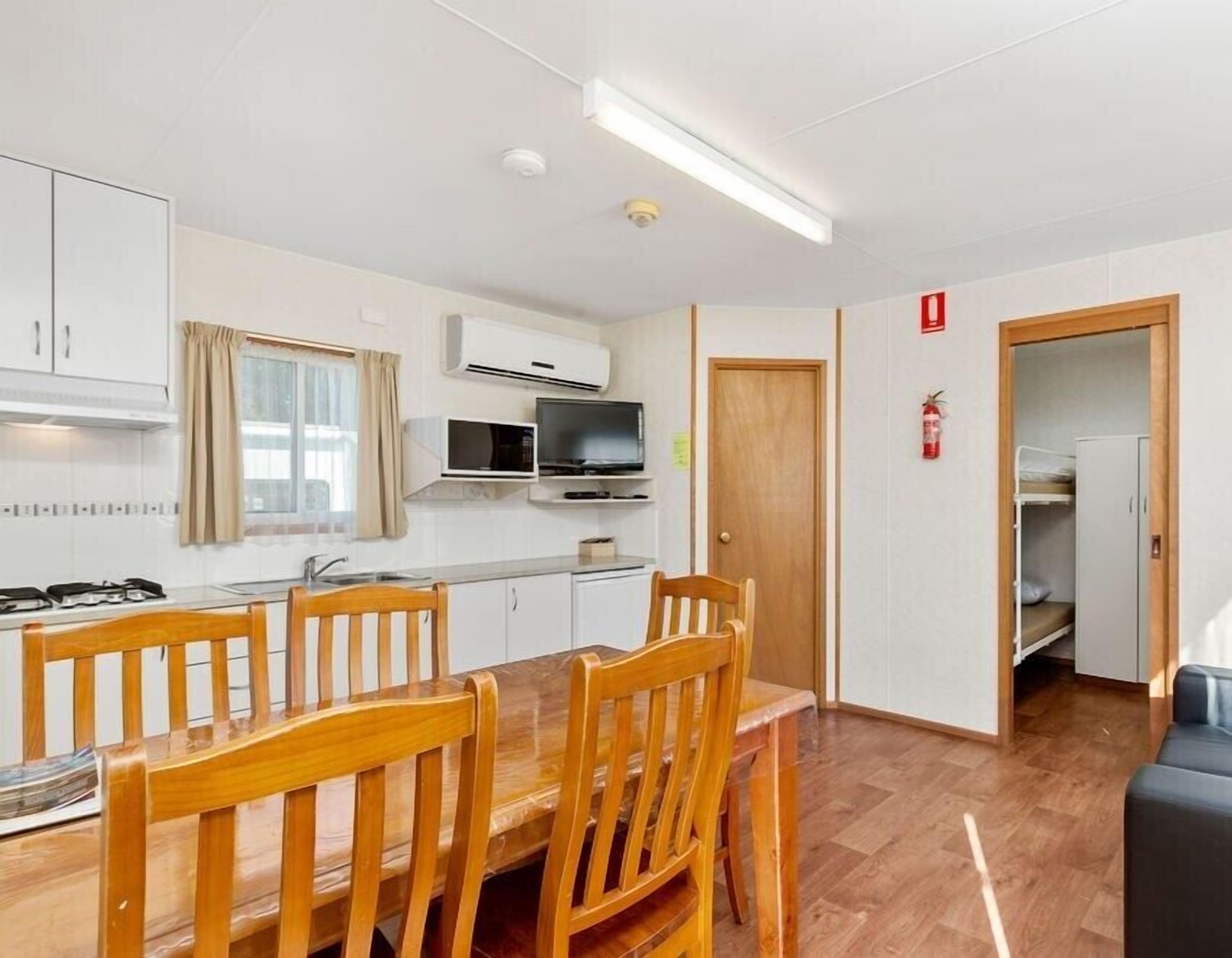 Family Cabin | Living area