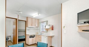 Cabin | Private kitchenette